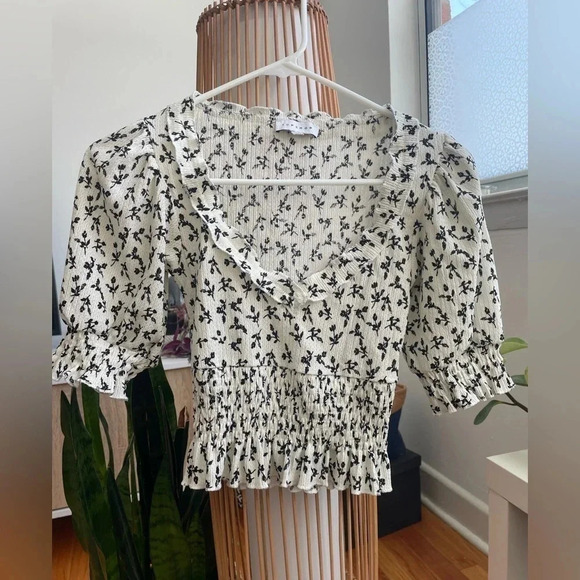 Topshop Tops - Topshop black and white flower top